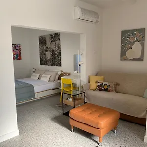 8+8 Con Garage Livorno